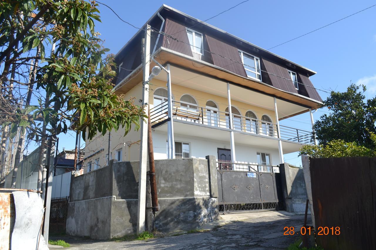 Гостевой Дом Akropol Sukhumi Exterior photo