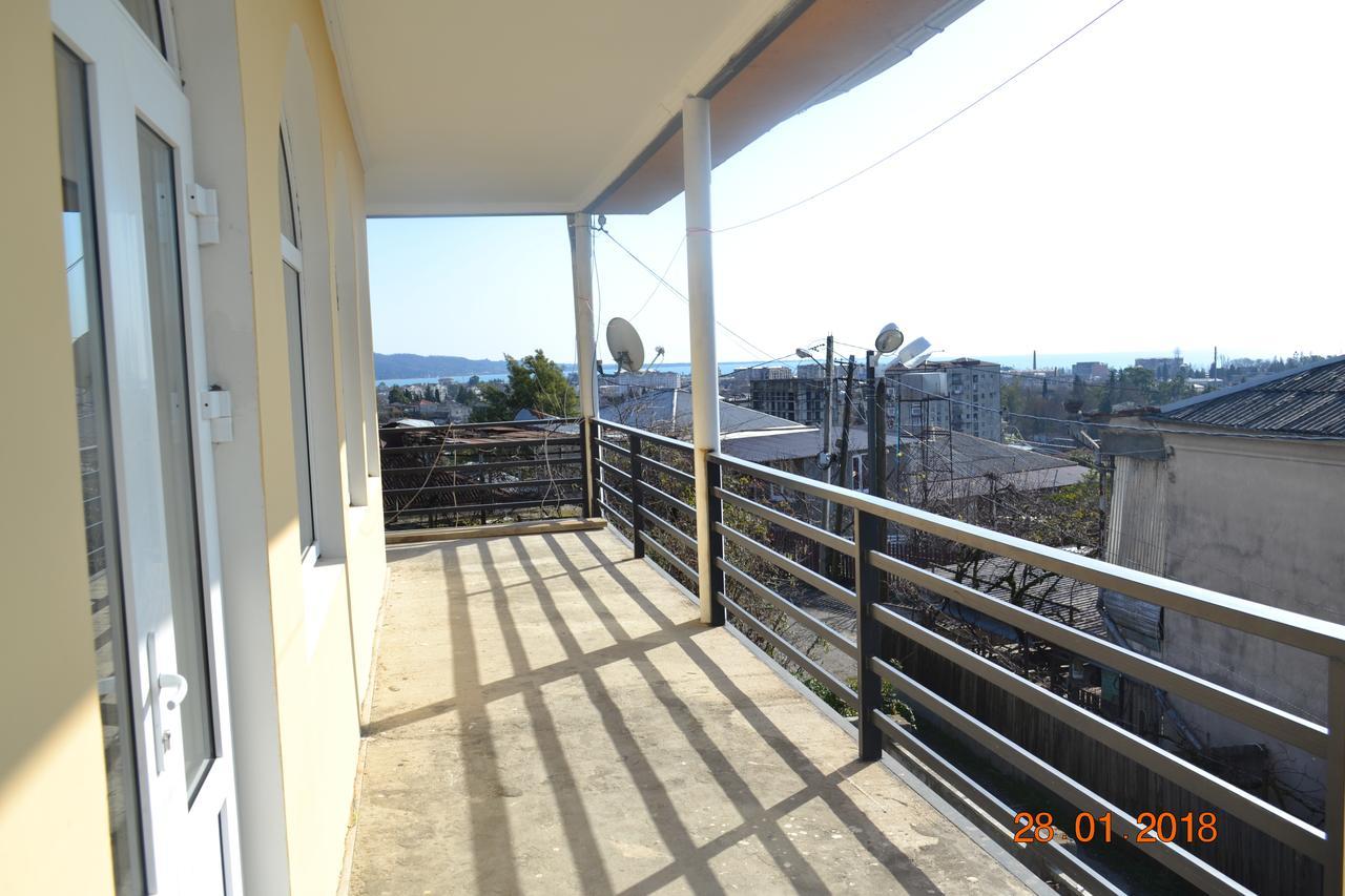 Гостевой Дом Akropol Sukhumi Exterior photo